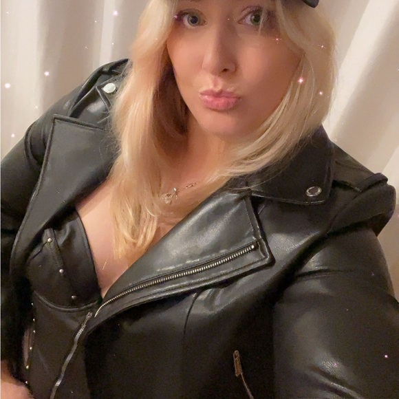 Meet your Posher, Molly - Picture 4 of 5